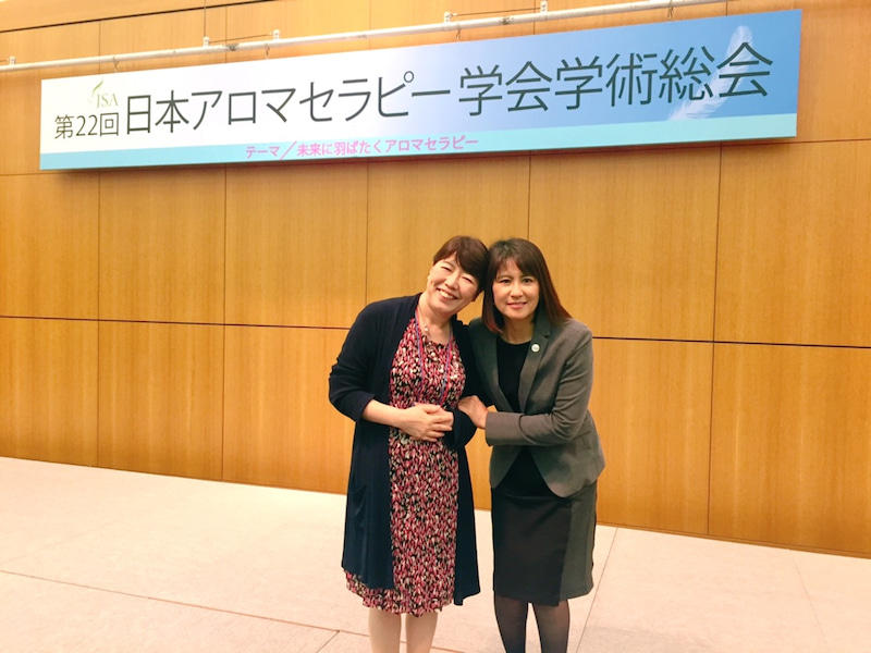 岩崎会長と入江泰子の写真